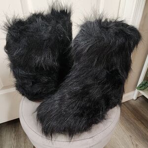 Women's Black Furry Boots